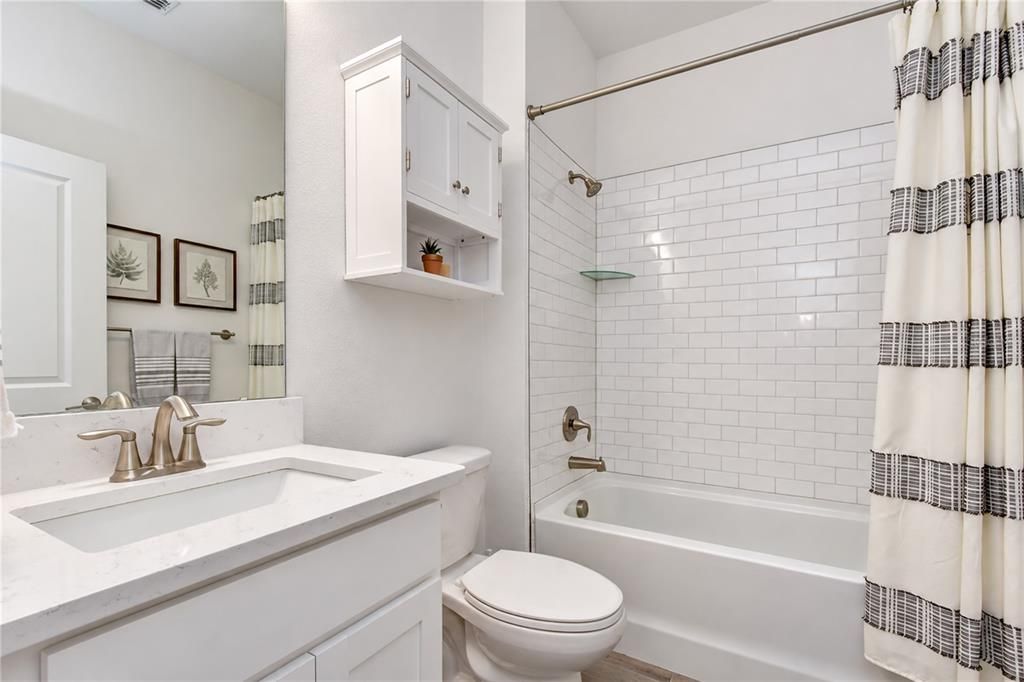 En Venta: $489,000 (3 camas, 3 baños, 2366 Pies cuadrados)