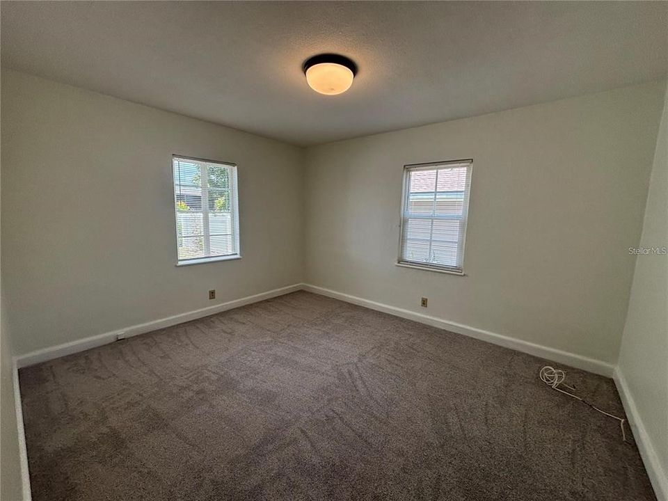 For Rent: $1,850 (2 beds, 1 baths, 1200 Square Feet)