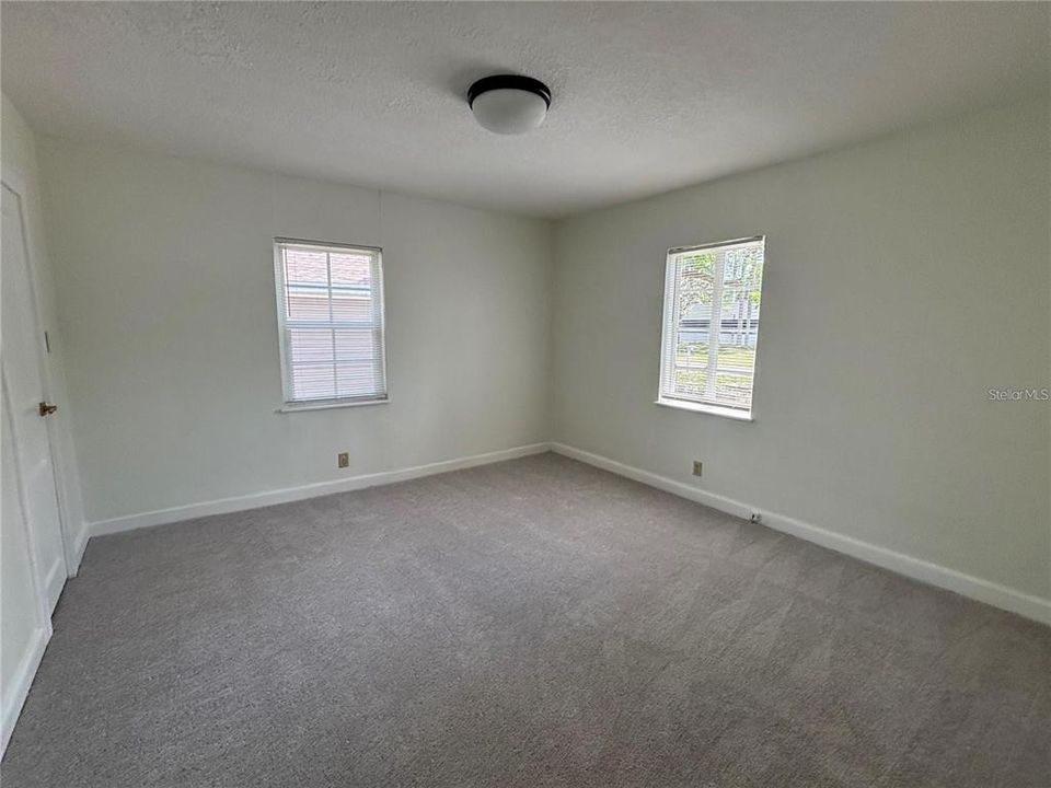 For Rent: $1,850 (2 beds, 1 baths, 1200 Square Feet)