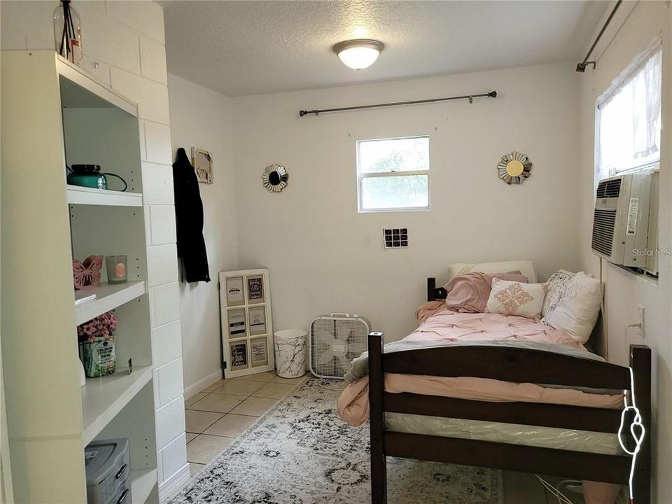 В аренду: $1,995 (4 спален, 1 ванн, 1598 Квадратных фут)