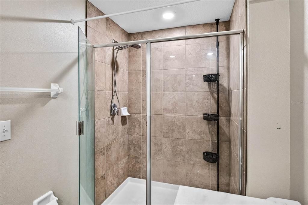 For Sale: $240,000 (3 beds, 2 baths, 1701 Square Feet)