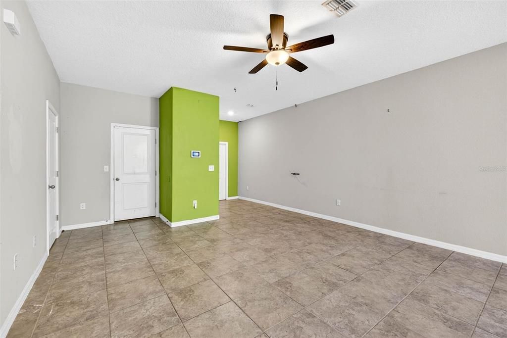For Sale: $240,000 (3 beds, 2 baths, 1701 Square Feet)