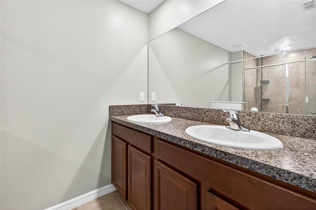 For Sale: $240,000 (3 beds, 2 baths, 1701 Square Feet)