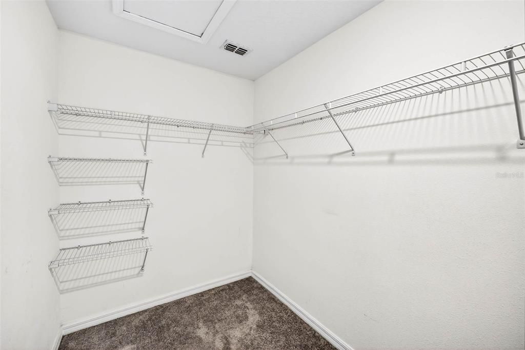 For Sale: $240,000 (3 beds, 2 baths, 1701 Square Feet)