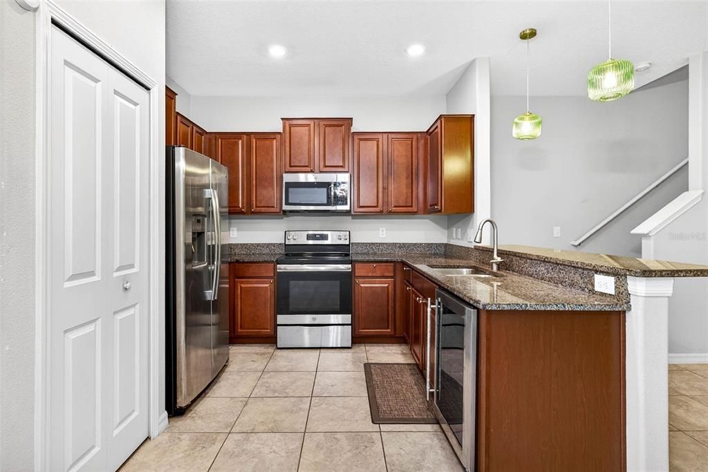 For Sale: $240,000 (3 beds, 2 baths, 1701 Square Feet)