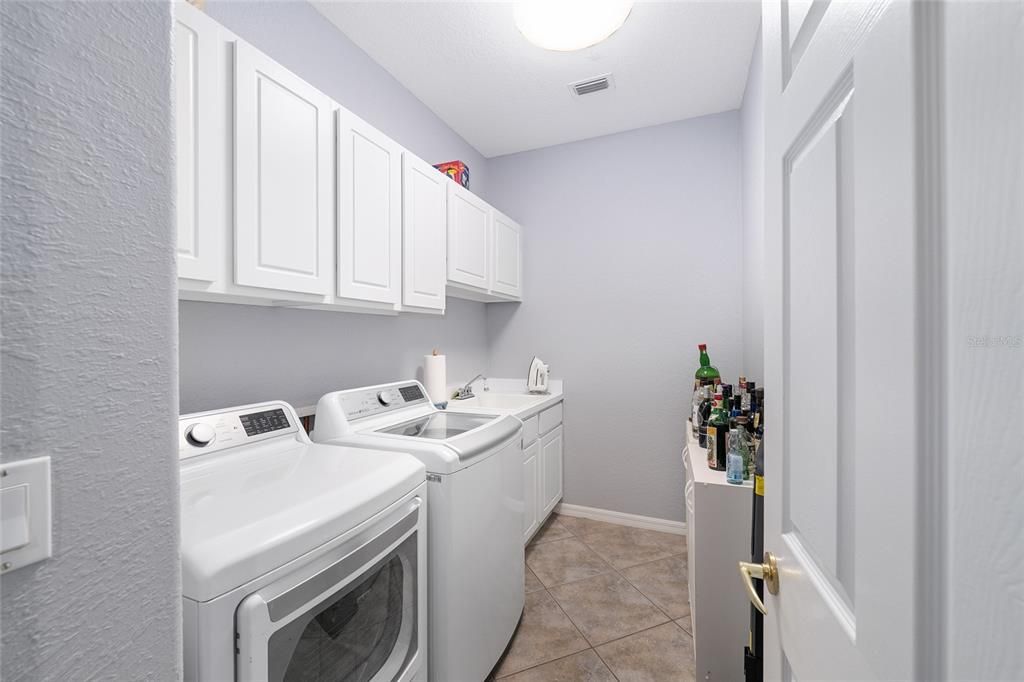 For Sale: $429,000 (2 beds, 2 baths, 1870 Square Feet)