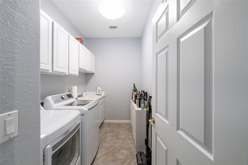 For Sale: $429,000 (2 beds, 2 baths, 1870 Square Feet)
