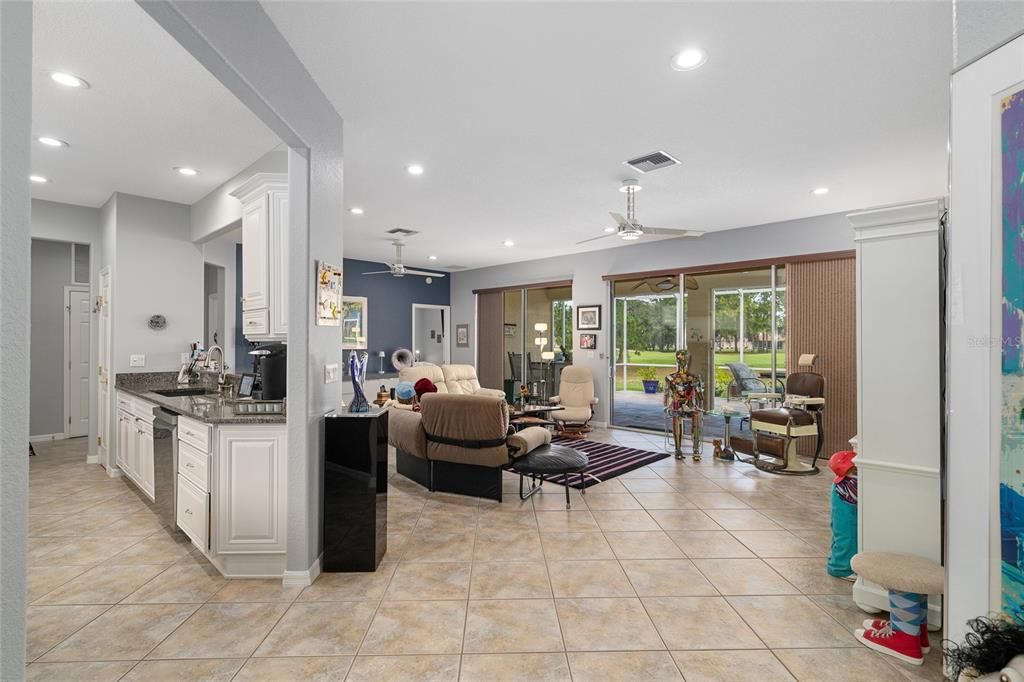 For Sale: $429,000 (2 beds, 2 baths, 1870 Square Feet)
