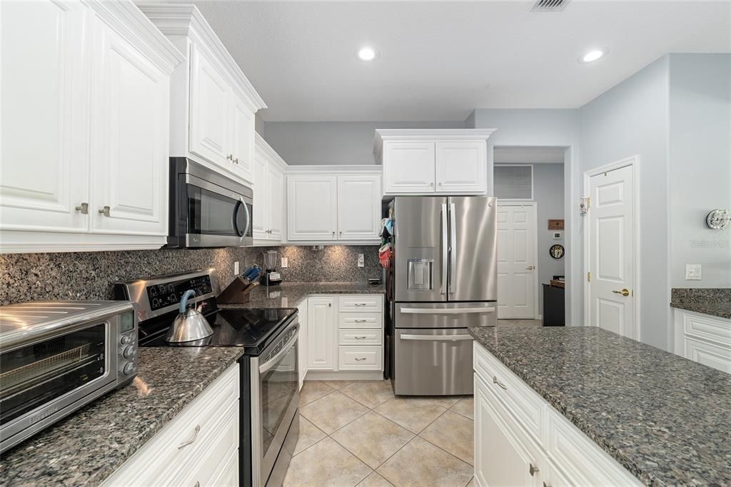 For Sale: $429,000 (2 beds, 2 baths, 1870 Square Feet)