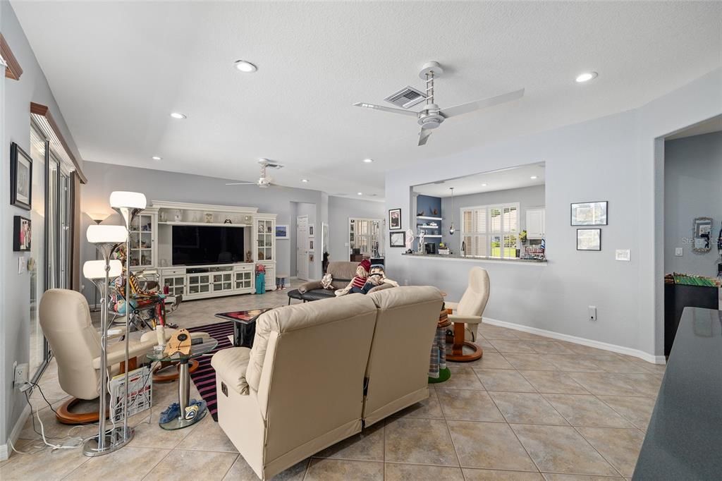 For Sale: $429,000 (2 beds, 2 baths, 1870 Square Feet)