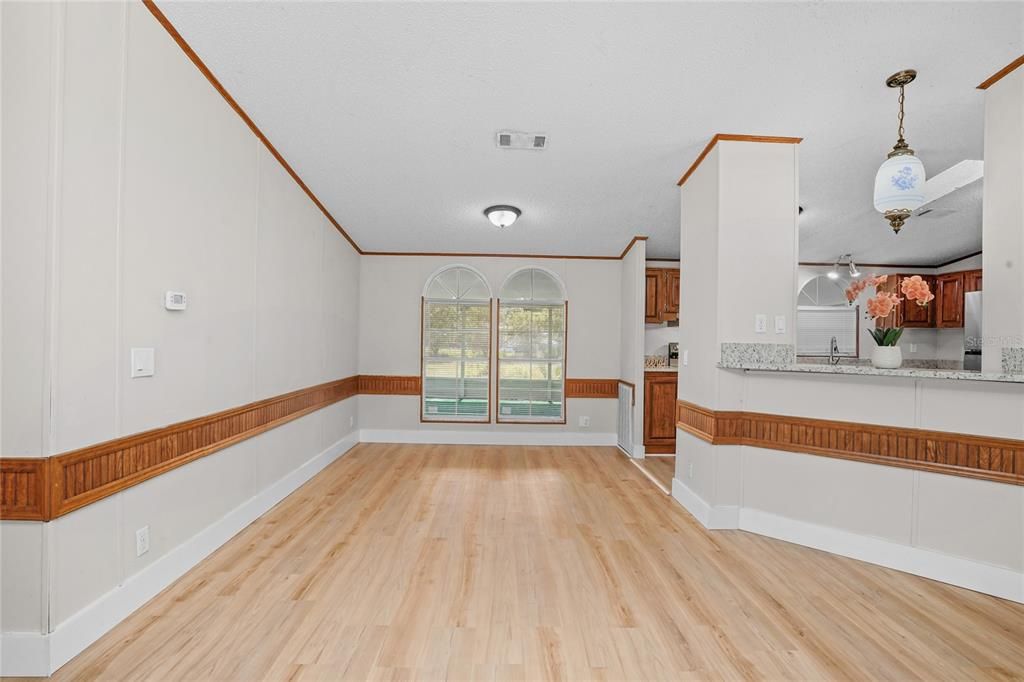 For Sale: $259,999 (3 beds, 2 baths, 1593 Square Feet)