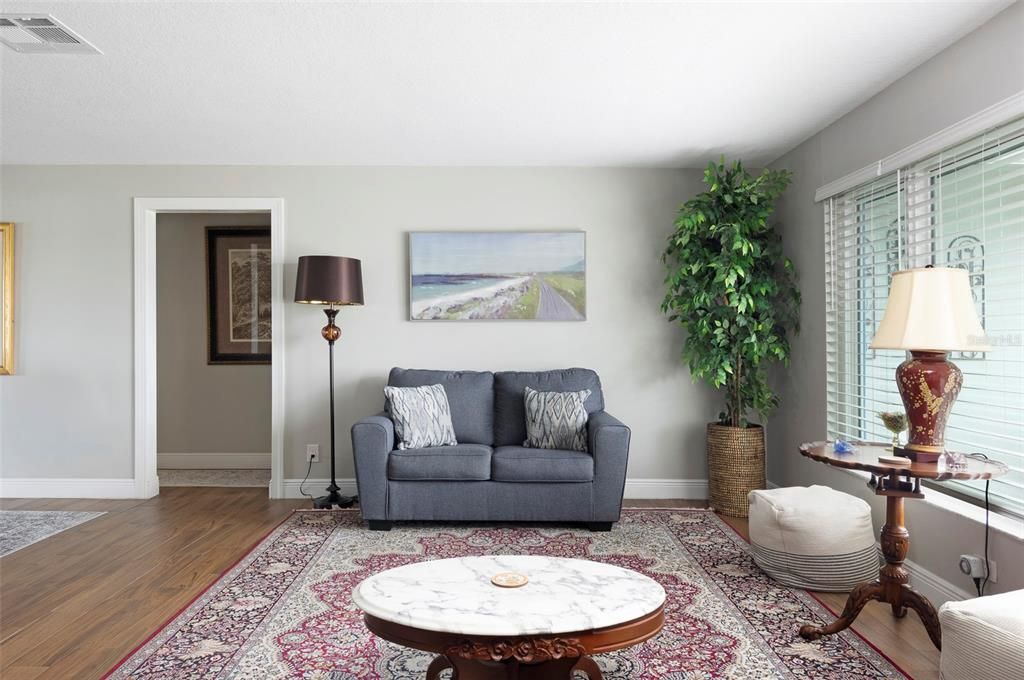 For Sale: $419,900 (2 beds, 2 baths, 1649 Square Feet)