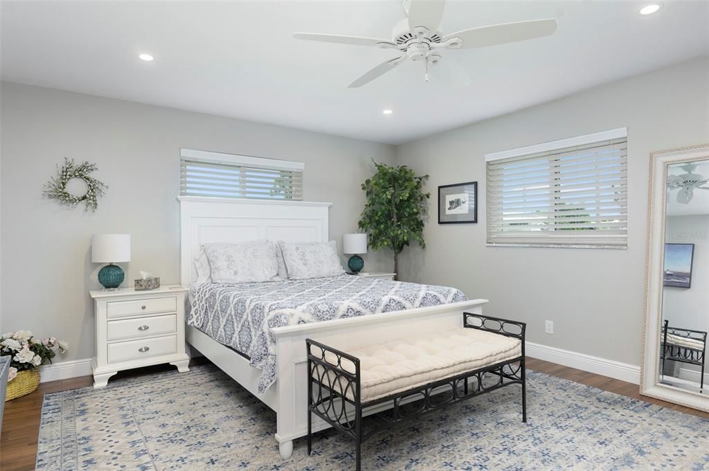 For Sale: $419,900 (2 beds, 2 baths, 1649 Square Feet)