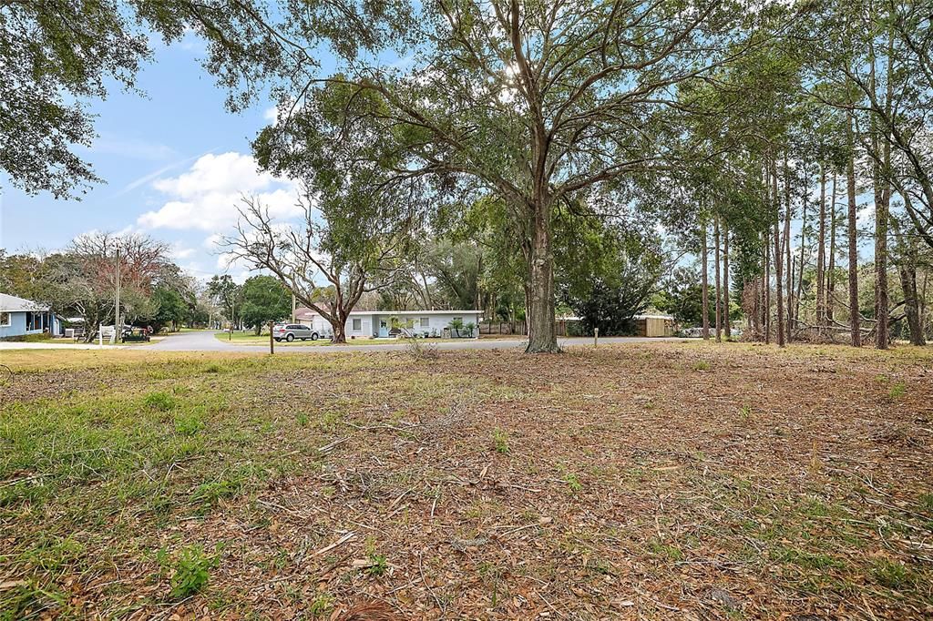 待售: $190,000 (0.42 acres)