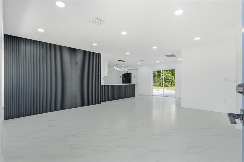 На продажу: $448,000 (4 спален, 2 ванн, 1428 Квадратных фут)