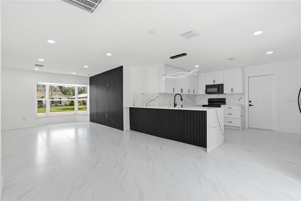На продажу: $448,000 (4 спален, 2 ванн, 1428 Квадратных фут)