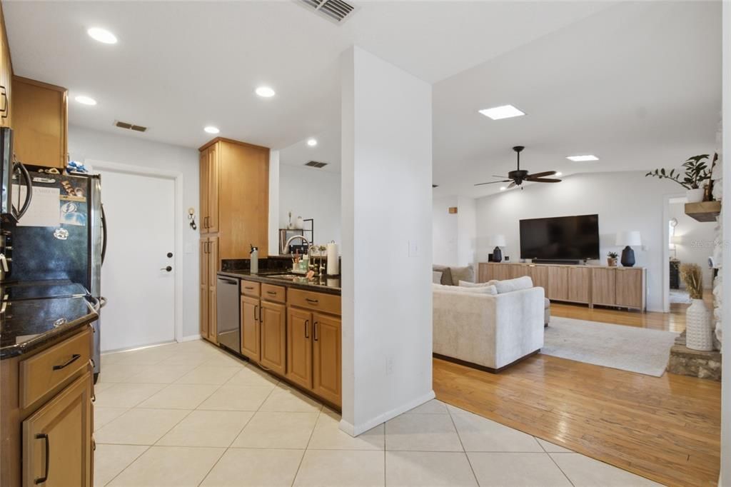 En Venta: $495,000 (3 camas, 2 baños, 1288 Pies cuadrados)