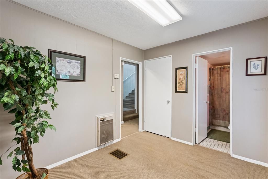For Sale: $695,000 (6 beds, 5 baths, 3048 Square Feet)