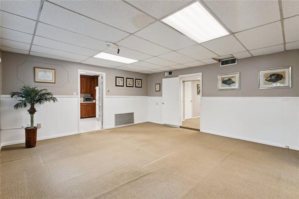For Sale: $695,000 (6 beds, 5 baths, 3048 Square Feet)