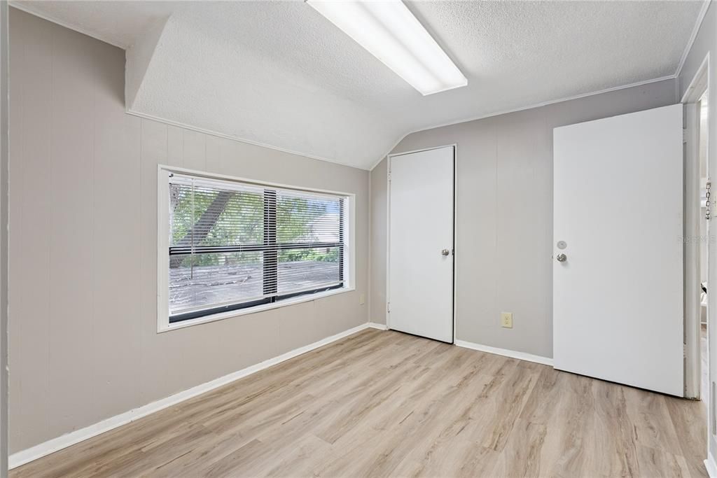 For Sale: $695,000 (6 beds, 5 baths, 3048 Square Feet)