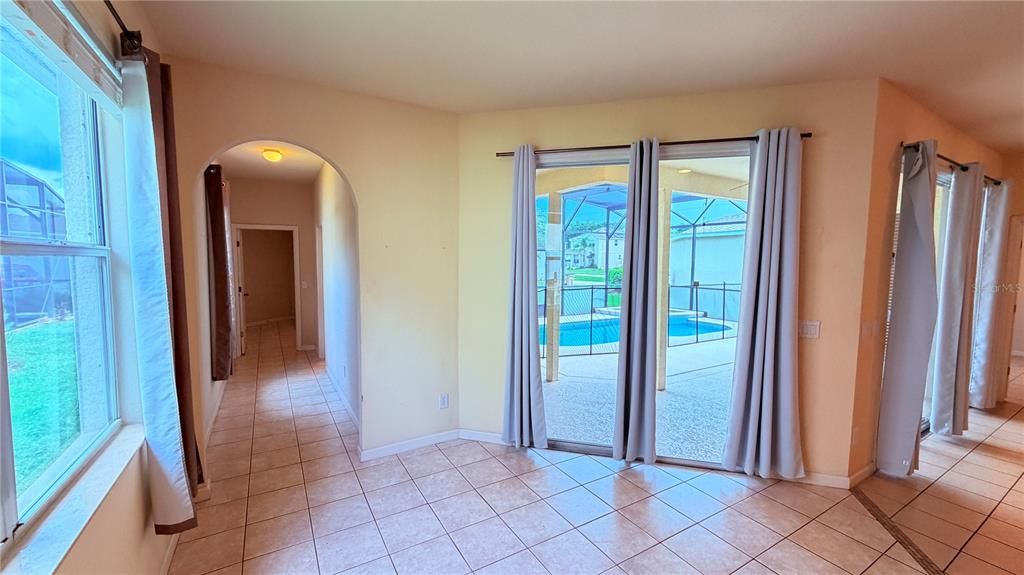 En Renta: $2,400 (4 camas, 3 baños, 1744 Pies cuadrados)