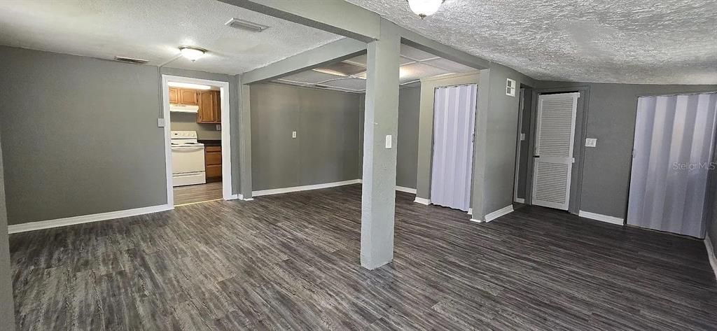 En Venta: $299,950 (4 camas, 2 baños, 1435 Pies cuadrados)