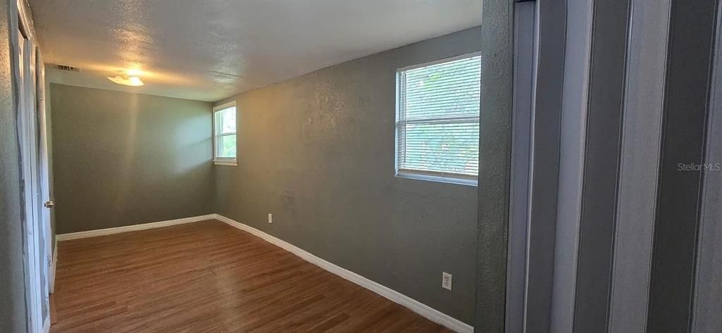 En Venta: $299,950 (4 camas, 2 baños, 1435 Pies cuadrados)
