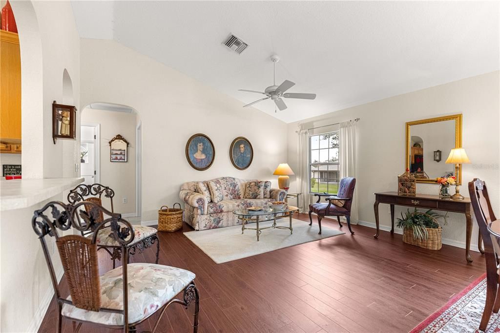 For Sale: $299,900 (3 beds, 2 baths, 1475 Square Feet)