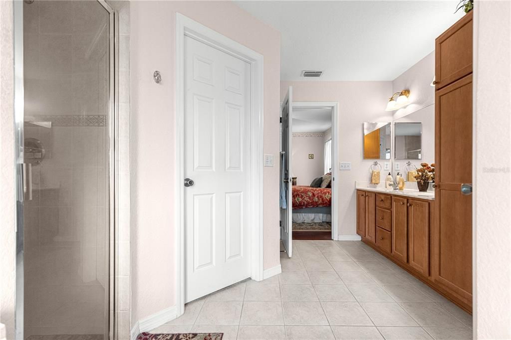 For Sale: $299,900 (3 beds, 2 baths, 1475 Square Feet)