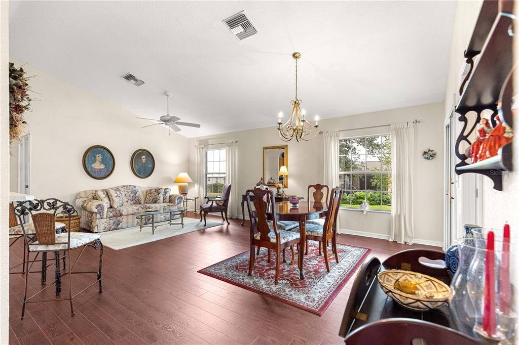 For Sale: $299,900 (3 beds, 2 baths, 1475 Square Feet)