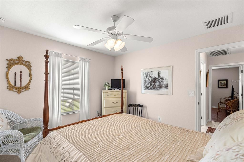 For Sale: $299,900 (3 beds, 2 baths, 1475 Square Feet)