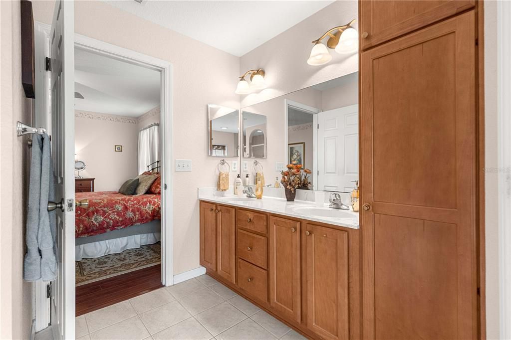 For Sale: $299,900 (3 beds, 2 baths, 1475 Square Feet)