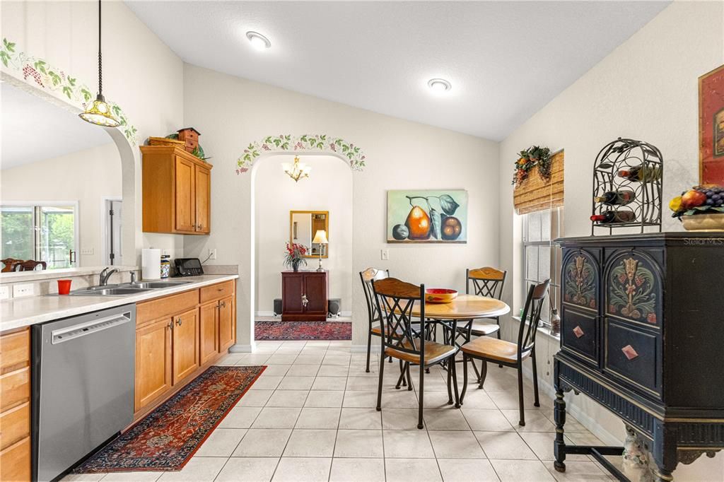 For Sale: $299,900 (3 beds, 2 baths, 1475 Square Feet)