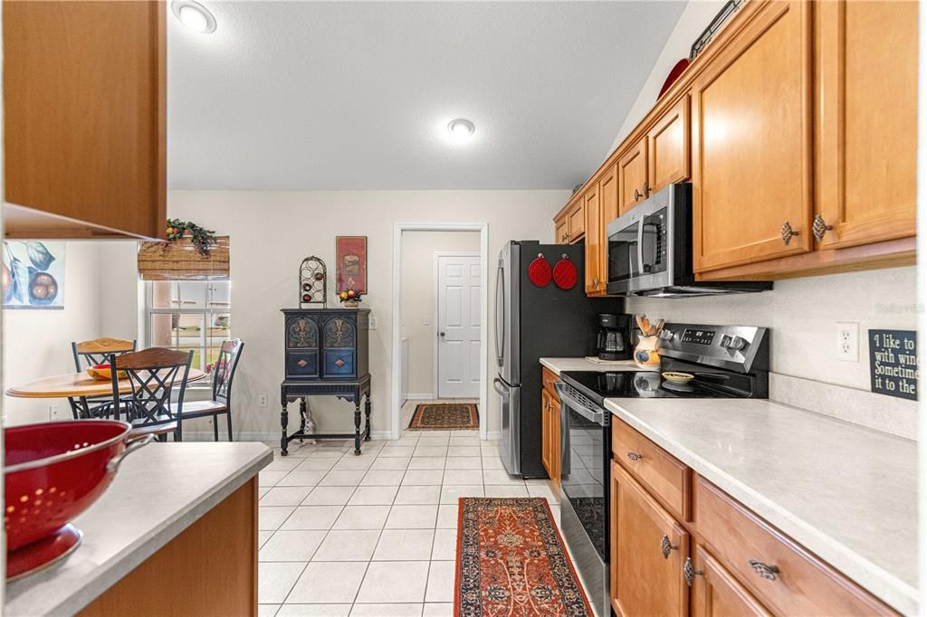 For Sale: $299,900 (3 beds, 2 baths, 1475 Square Feet)