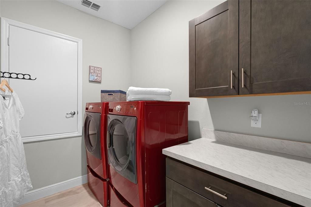 For Sale: $534,900 (3 beds, 2 baths, 1888 Square Feet)