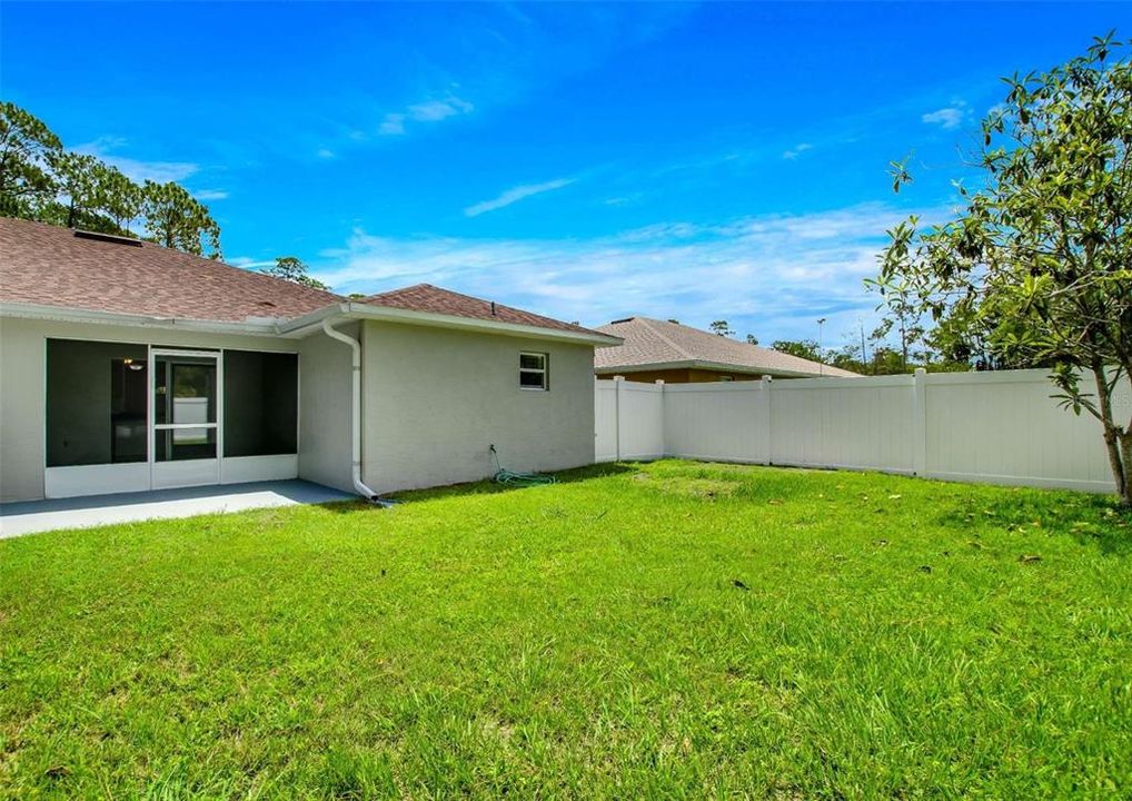 For Rent: $1,750 (3 beds, 2 baths, 1184 Square Feet)