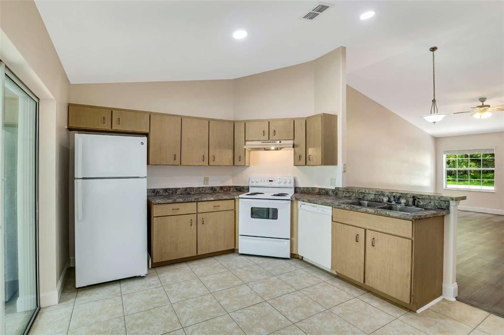 For Rent: $1,750 (3 beds, 2 baths, 1184 Square Feet)