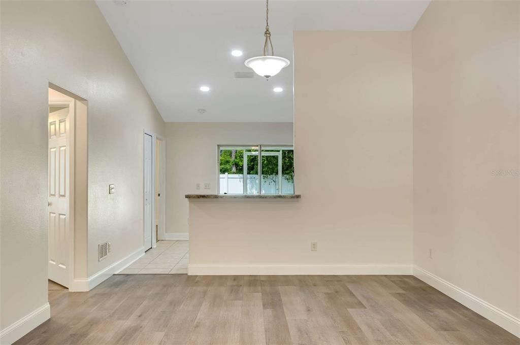 For Rent: $1,750 (3 beds, 2 baths, 1184 Square Feet)