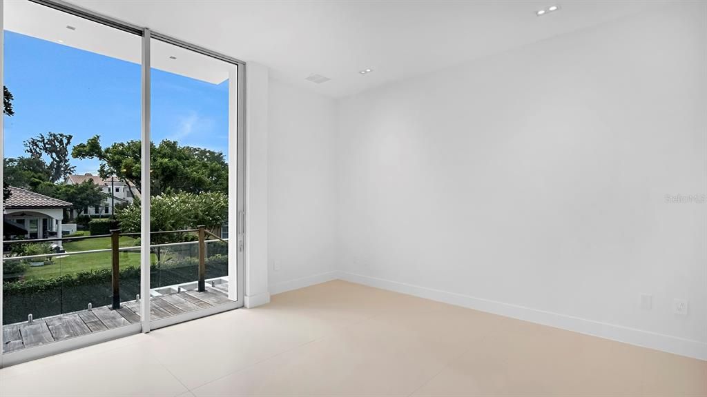 For Sale: $5,999,990 (4 beds, 4 baths, 3880 Square Feet)