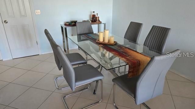 For Rent: $3,200 (3 beds, 2 baths, 1294 Square Feet)