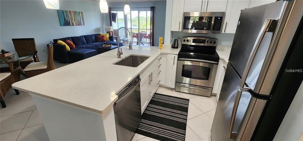 For Rent: $3,200 (3 beds, 2 baths, 1294 Square Feet)