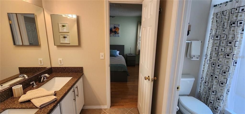 For Rent: $3,200 (3 beds, 2 baths, 1294 Square Feet)