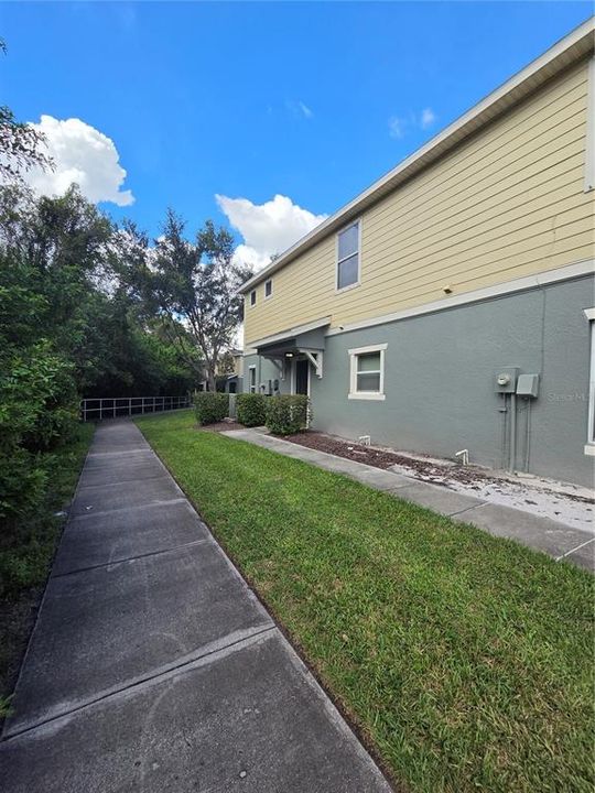 For Sale: $215,000 (2 beds, 2 baths, 1320 Square Feet)
