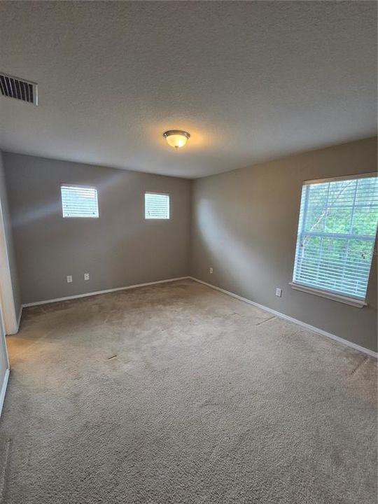 For Sale: $215,000 (2 beds, 2 baths, 1320 Square Feet)