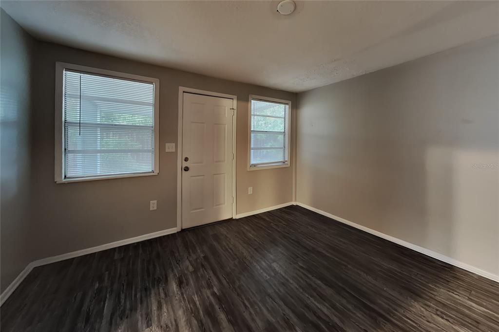 For Rent: $1,650 (3 beds, 2 baths, 1495 Square Feet)