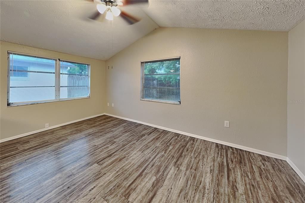 For Rent: $1,650 (3 beds, 2 baths, 1495 Square Feet)
