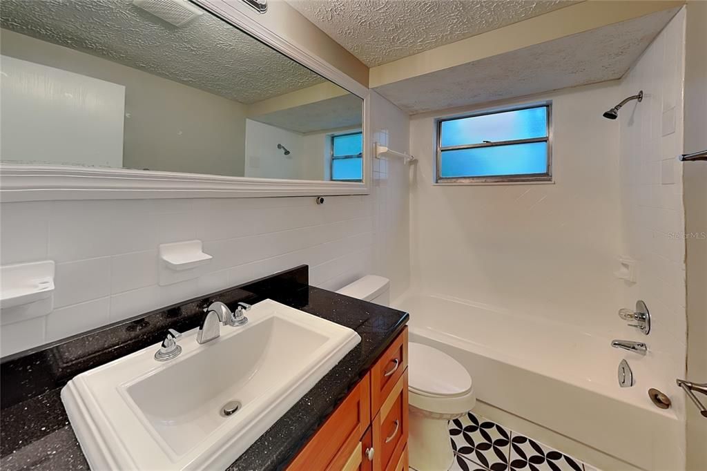For Rent: $1,650 (3 beds, 2 baths, 1495 Square Feet)