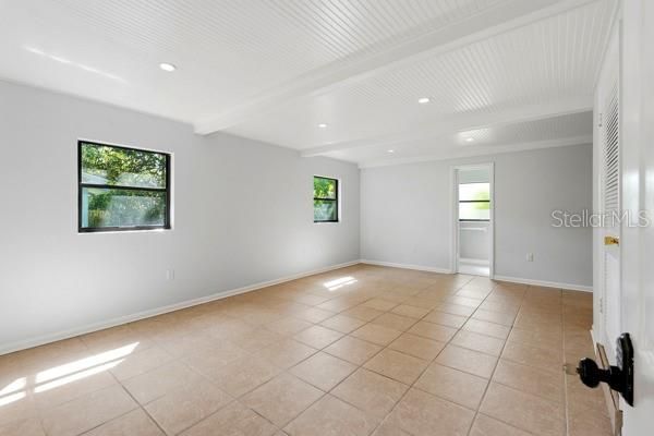 For Sale: $399,000 (4 beds, 3 baths, 2646 Square Feet)