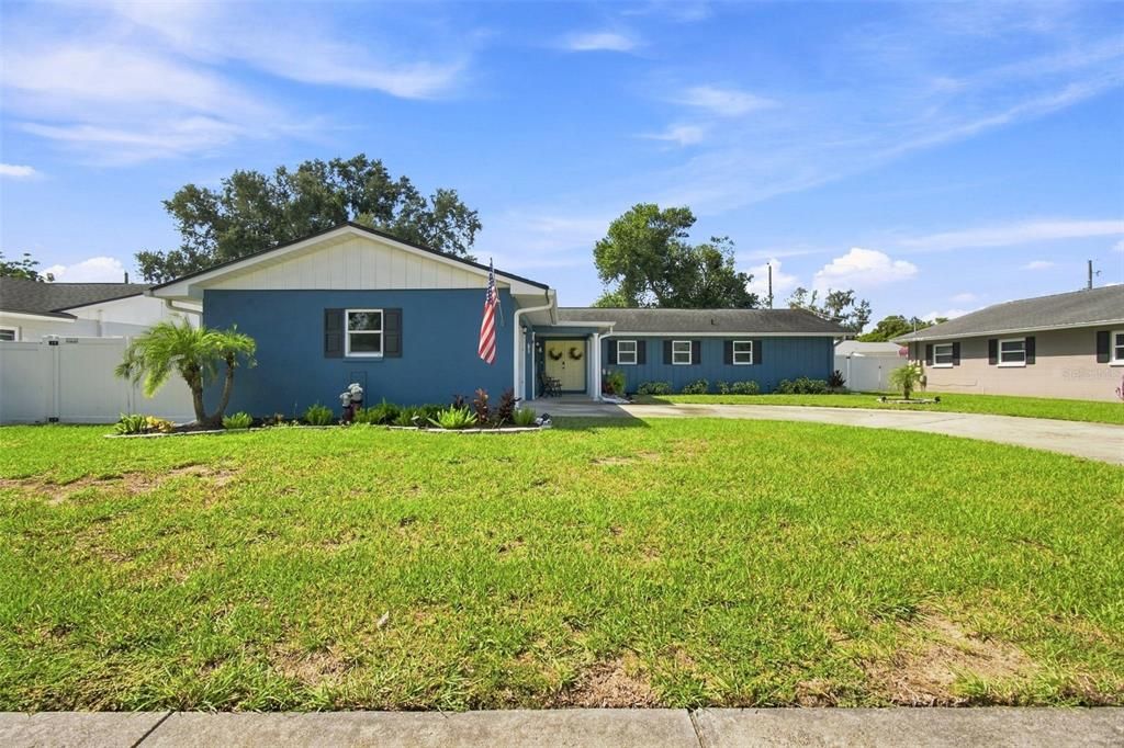 Active With Contract: $395,000 (3 beds, 2 baths, 1815 Square Feet)