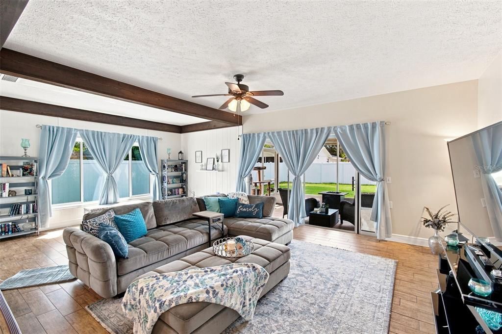 Active With Contract: $395,000 (3 beds, 2 baths, 1815 Square Feet)